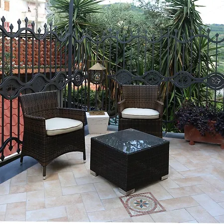 Relais Ohana - De Vivo Realty Pensión Arola (Campania)