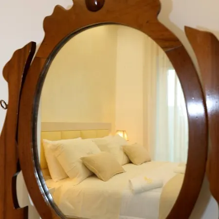 Relais Ohana - De Vivo Realty Guest house